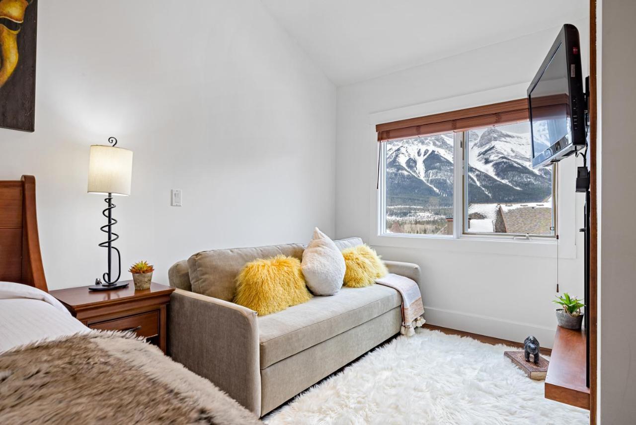 Penthouse At Solar A Resort And Spa Canmore Exterior photo